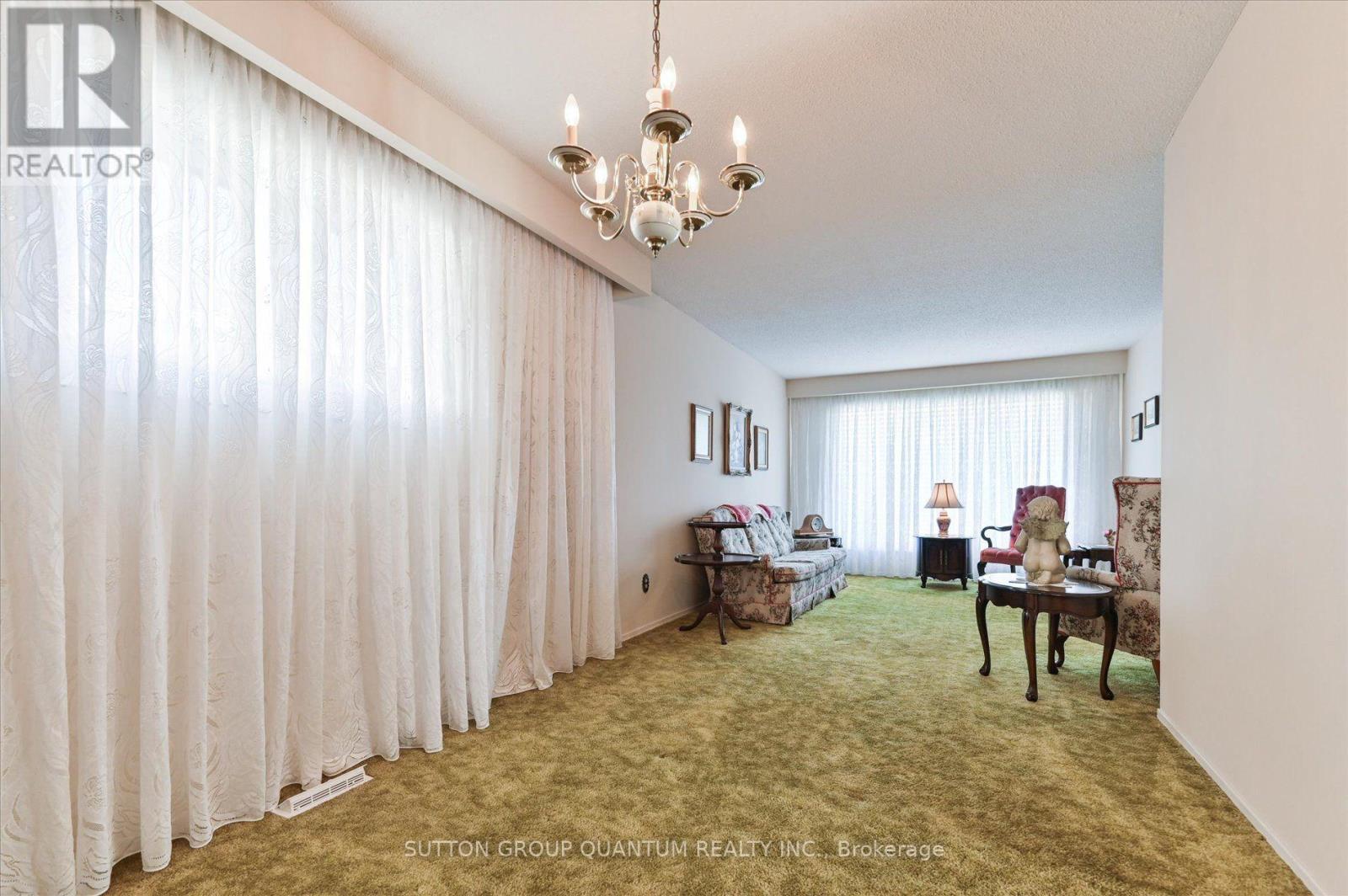 Combined living and dining, full length — 3661 Keenan Crescent