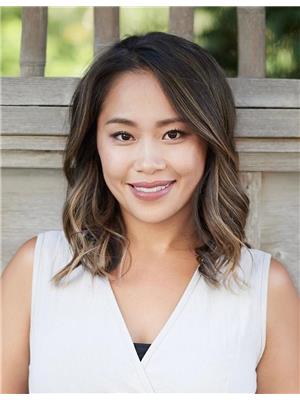 Diana Gee, Broker